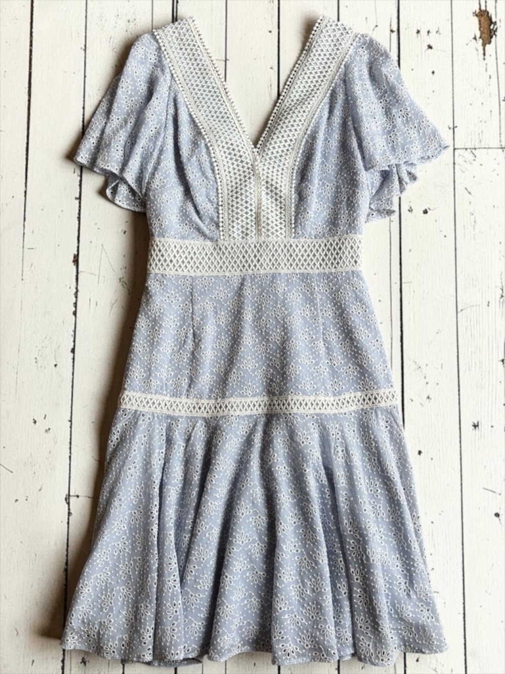 Gianni Bini Light Blue Eyelet Fit & Flare V-Neck Flutter Sleeve Midi Dress